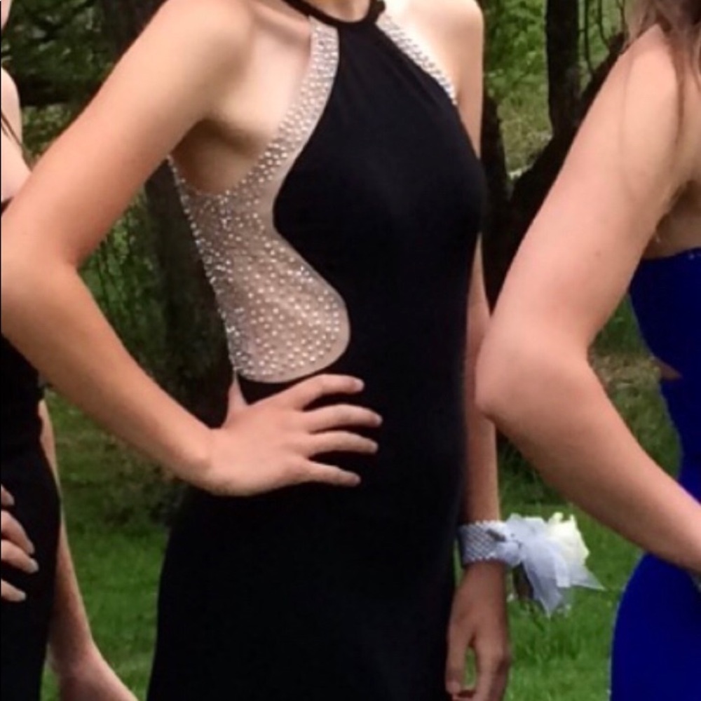 Black prom dress - Picture 3 of 3